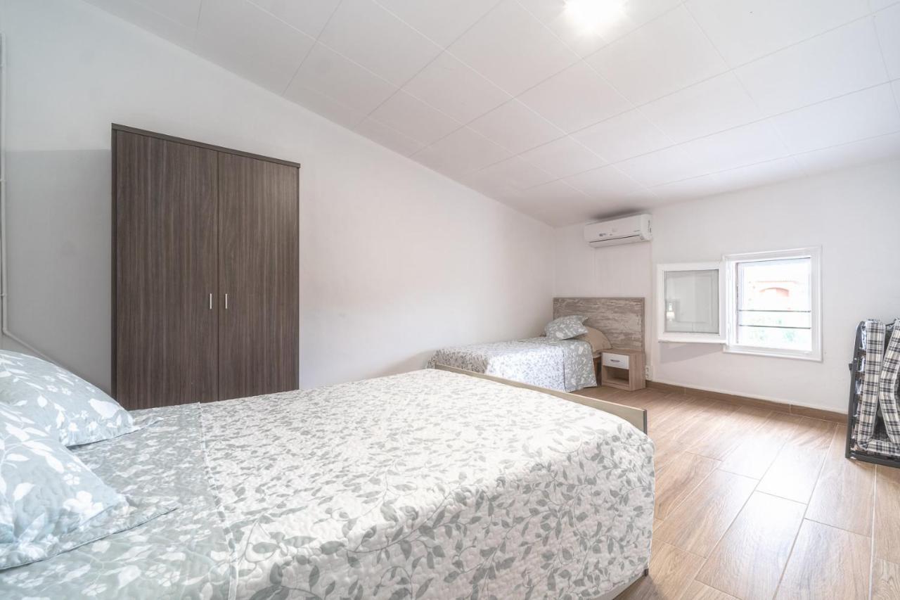 Newly Renovated Large Villa With Garden กัสเตโย เดมปูเรียส ภายนอก รูปภาพ