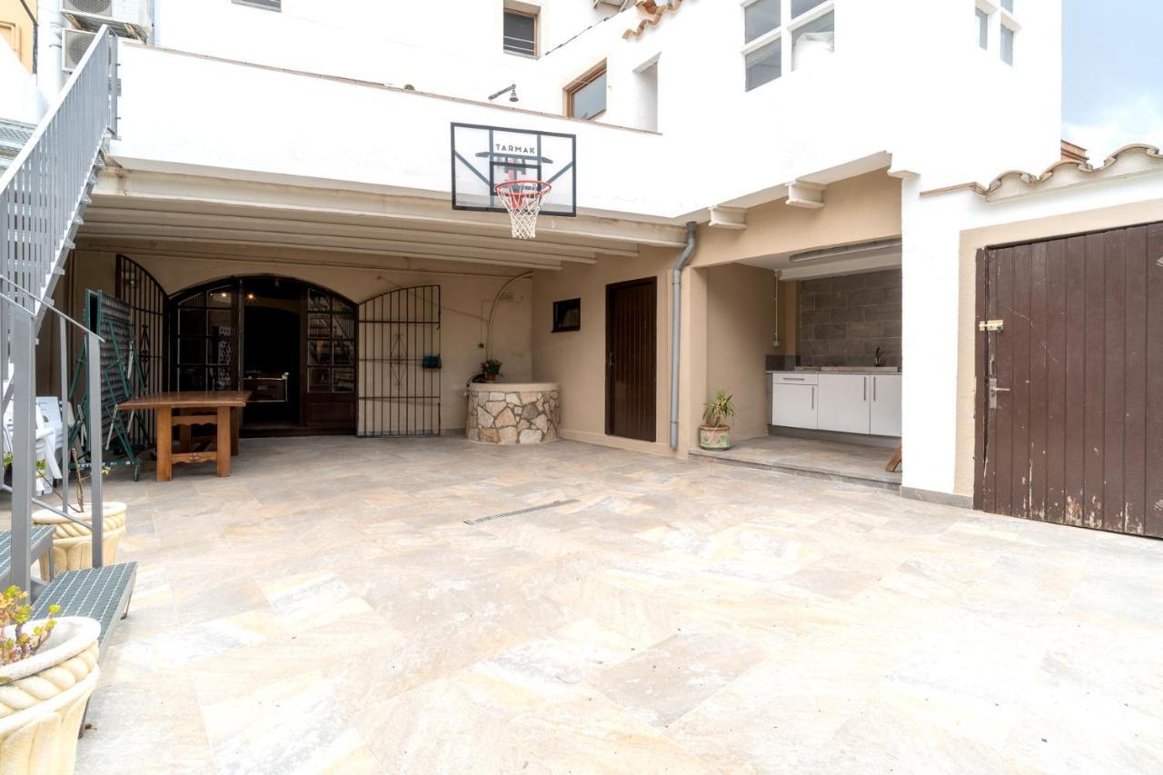 Newly Renovated Large Villa With Garden กัสเตโย เดมปูเรียส ภายนอก รูปภาพ